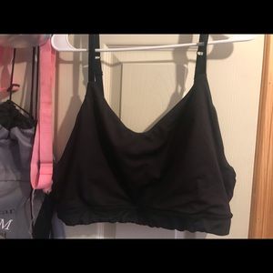 Black sports bra